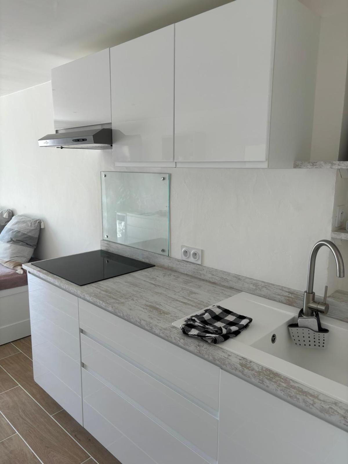 Studio Thalie บอร์มส์-เลส์-มิโมซาส์ ภายนอก รูปภาพ